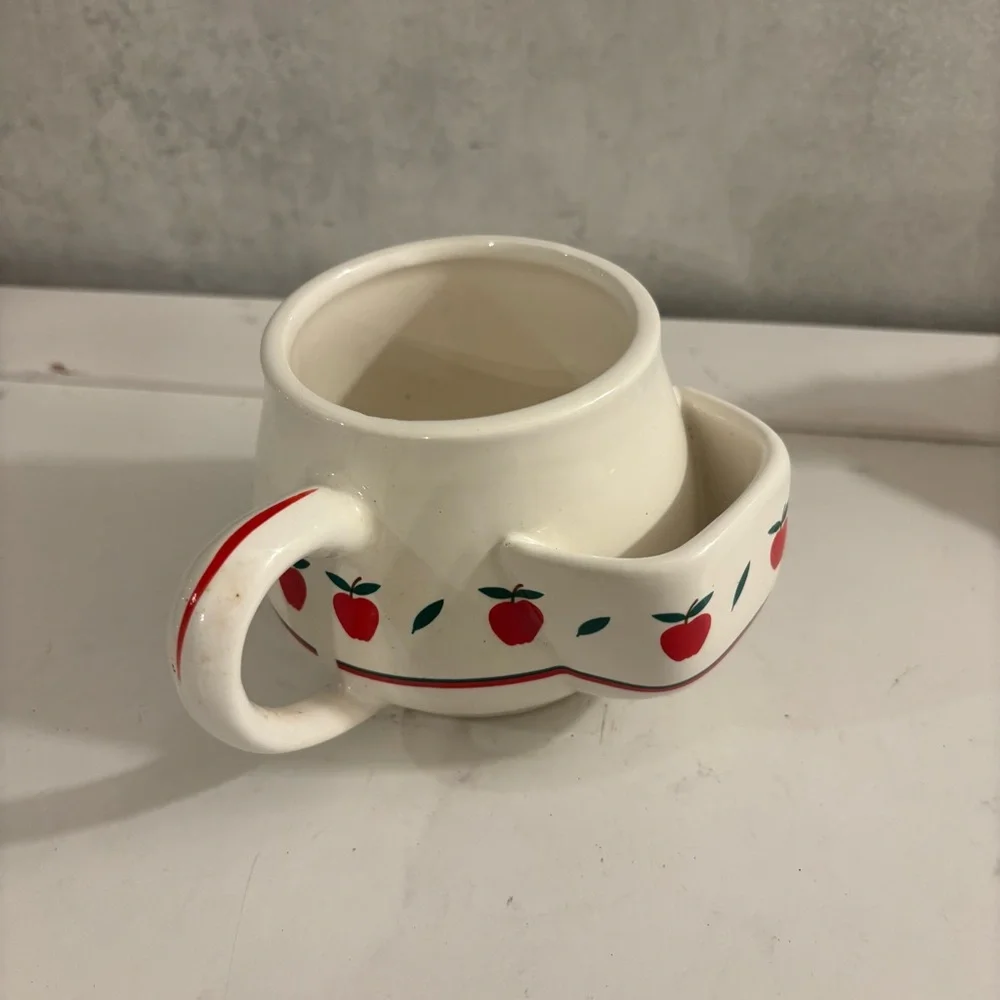 Vintage Apple Design Fine Ceramic Kangaroo Tea Mug